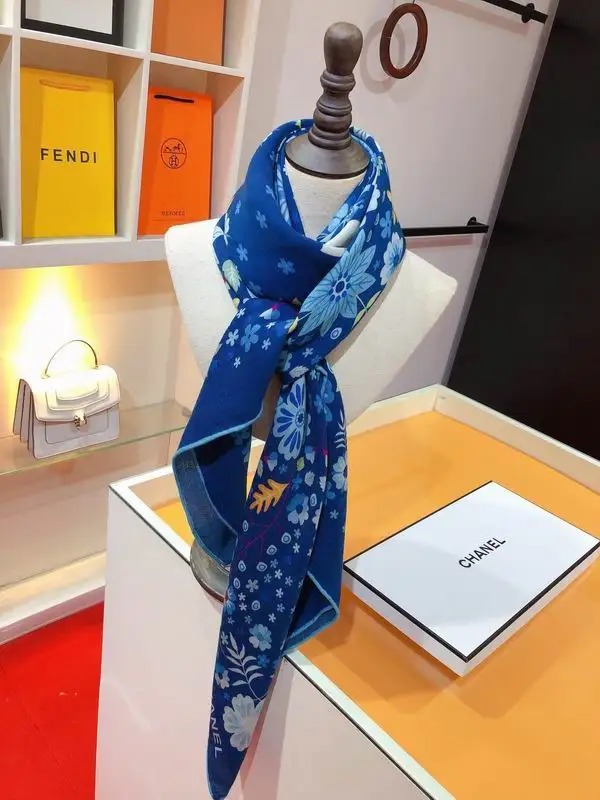 Chanel 140X140cm 70%羊绒 30%真丝 E20  (5)